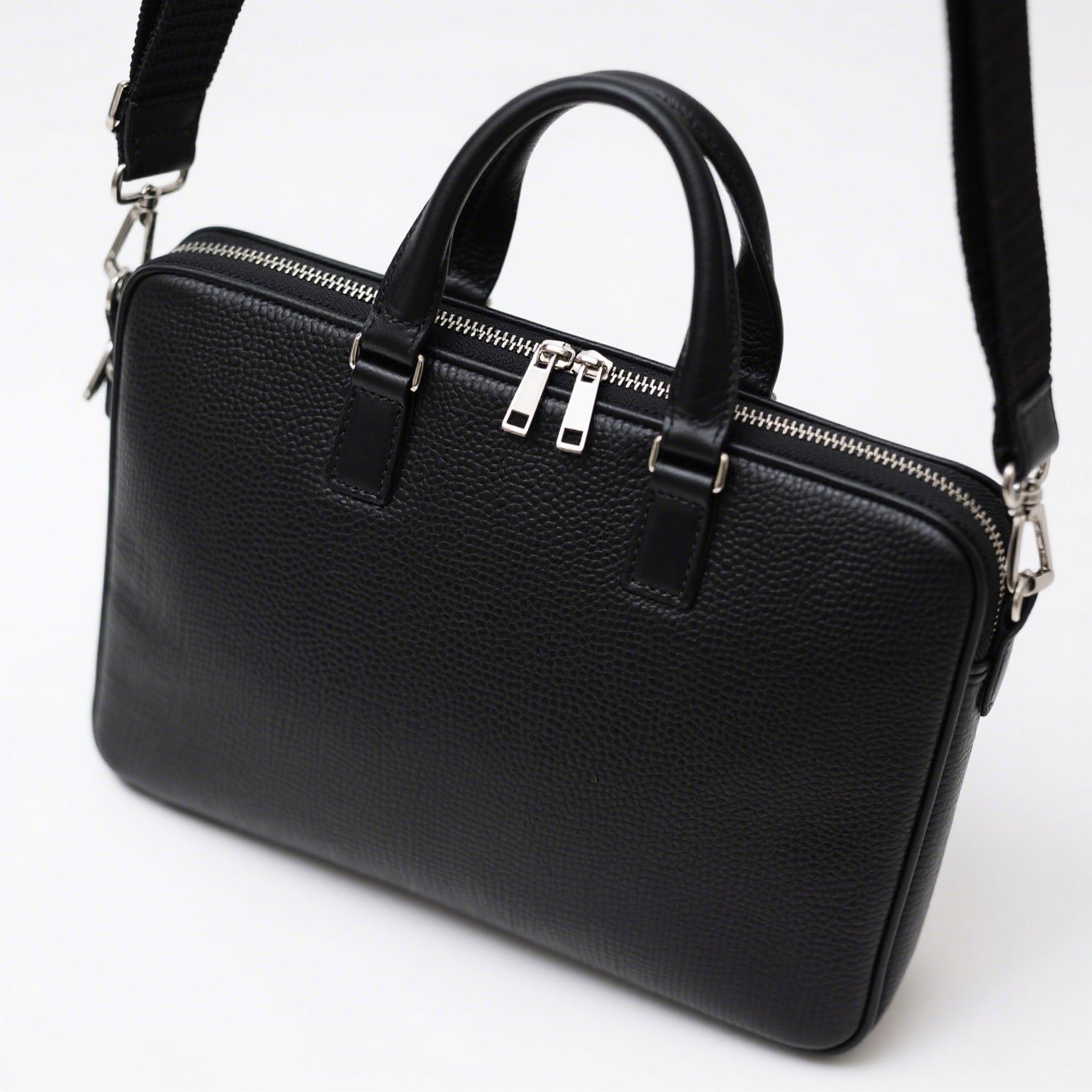 Elegantní černá business aktovka s kvalitním vzhledem