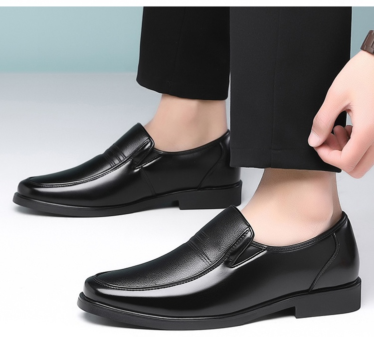 حذاء جلدي ناعم بستايل تجاري كاجوال للرجال (طبقة علوية من جلد البقر الطبيعي)