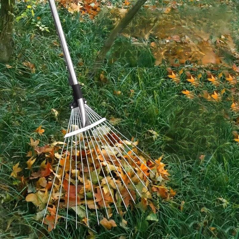 ステンレス製の草刈りレーキ