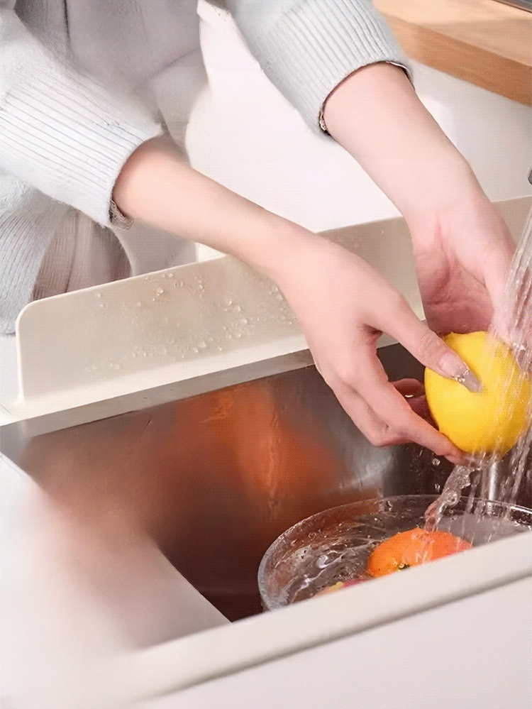 แผ่นกั้นน้ำกระเด็นแบบถ้วยดูดติดอ่างล้างจาน