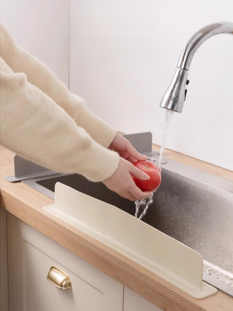 แผ่นกั้นน้ำกระเด็นแบบถ้วยดูดติดอ่างล้างจาน