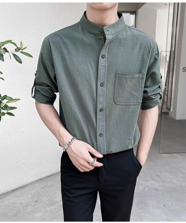 シンプルデザインの夏用メンズシャツ