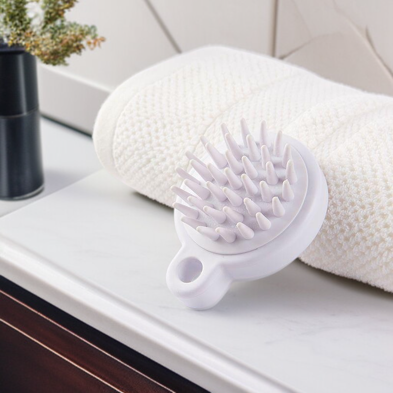 Scalp massage comb for bathing