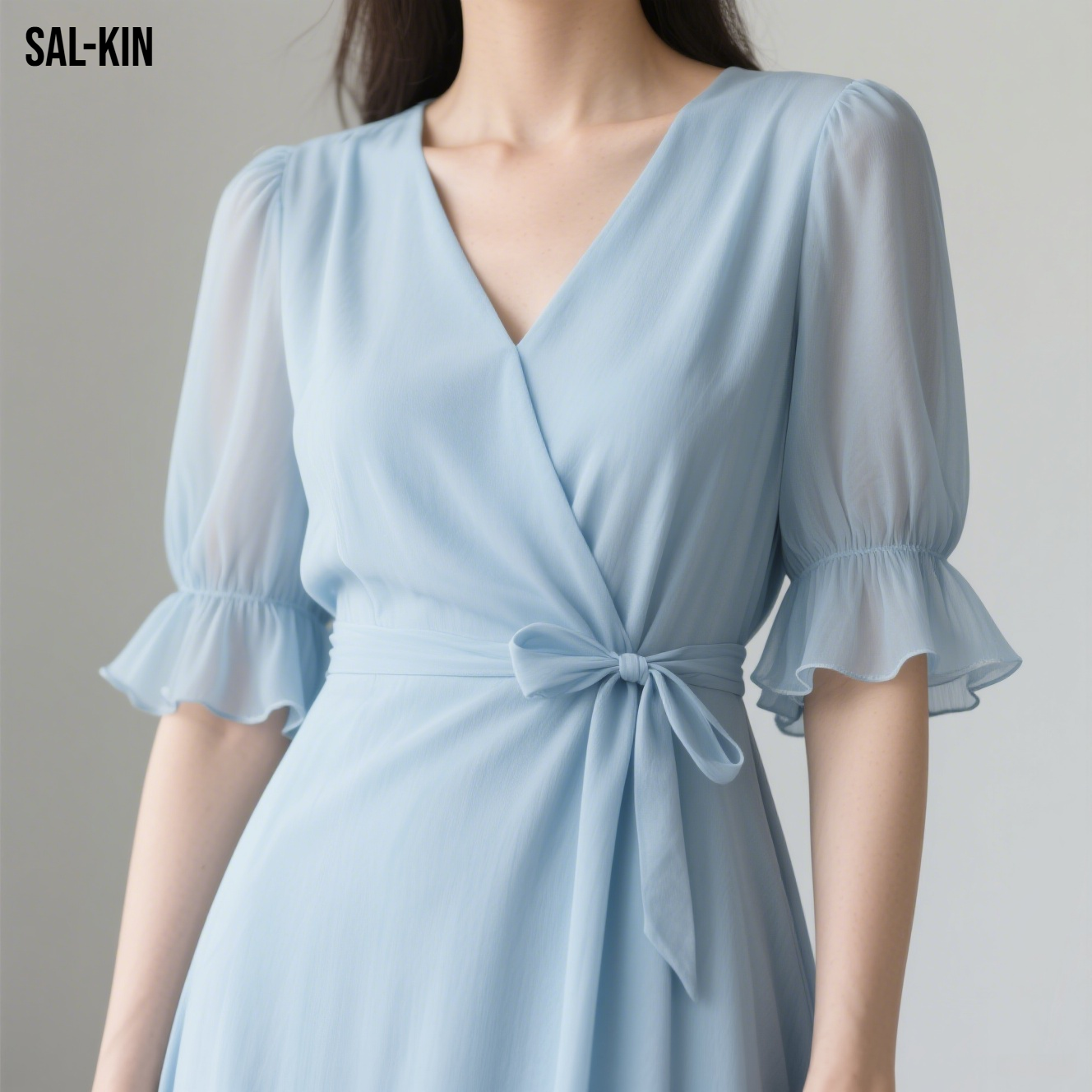 고급 린넨 소재의 자수 디테일