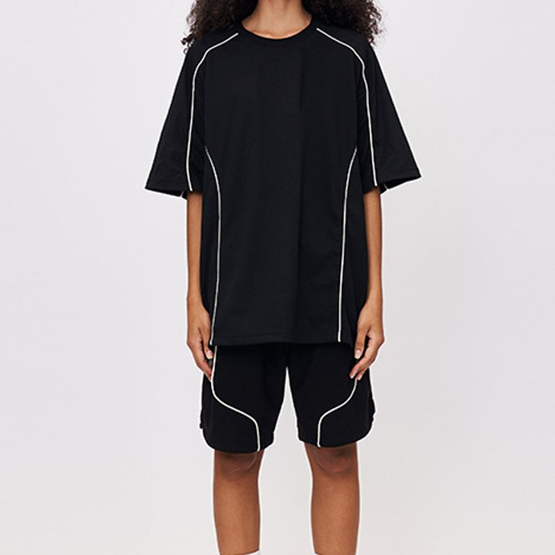 Vyšívaný kulatý výstřih s krátkými rukávy