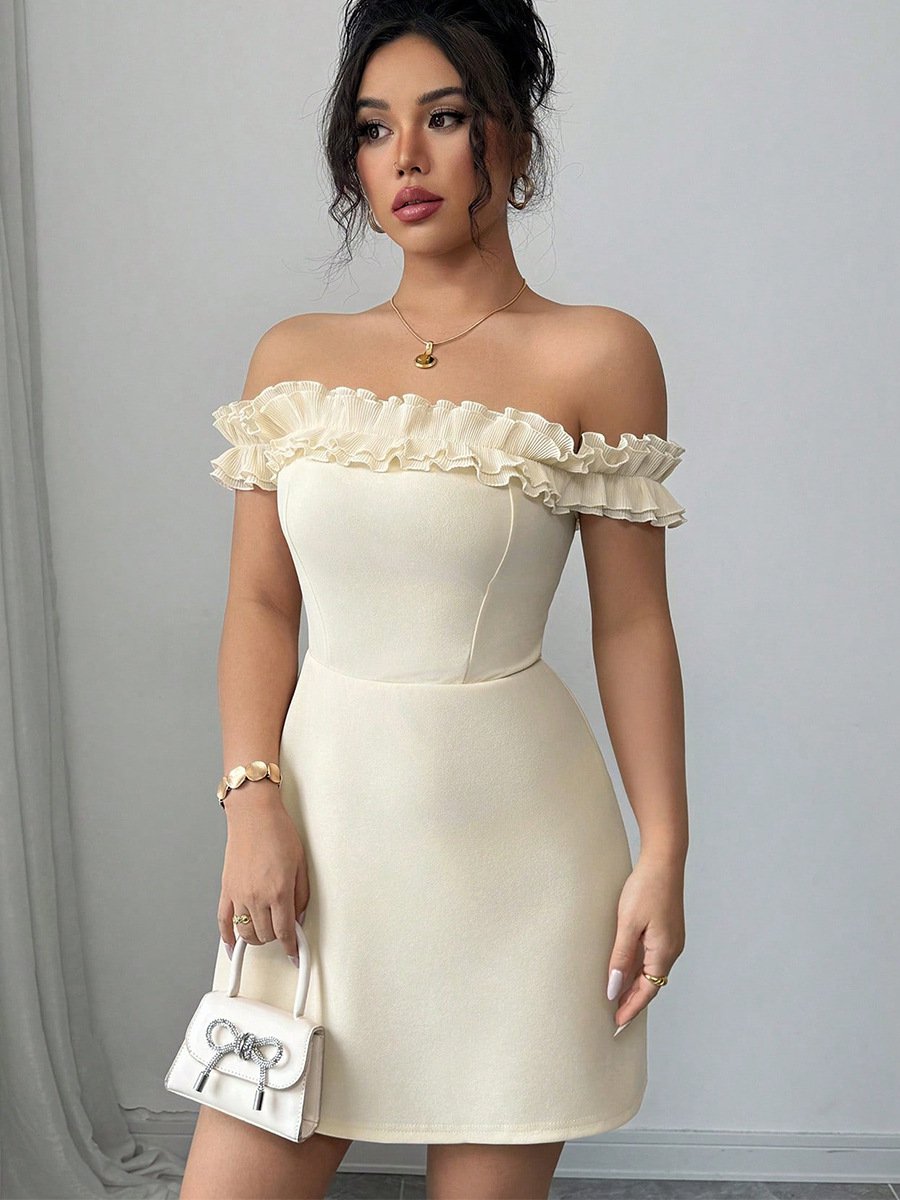 Krajkové šaty na jedno rameno