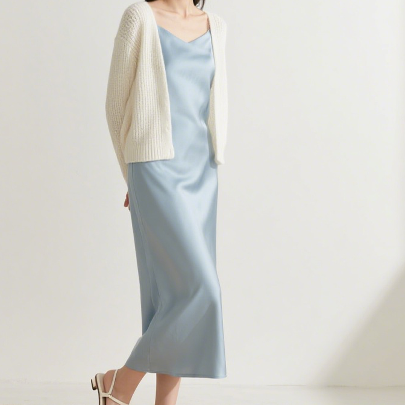 리조트 실크 블루 슬립 드레스