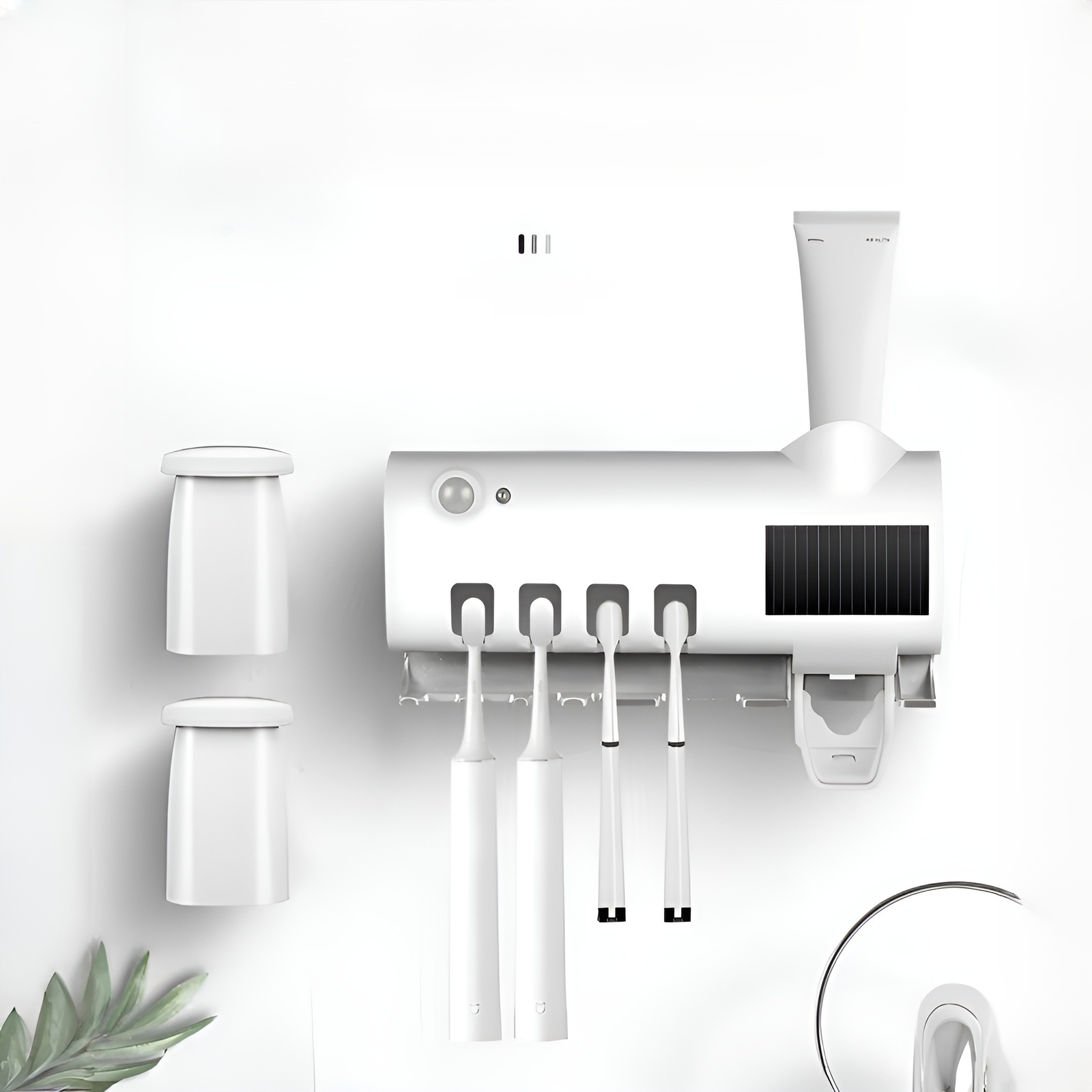 歯ブラシ 除菌器 歯ブラシ 除菌装置 UV-C LEDライト搭載 壁掛け式 穴あけ不要 梅雨対策 静音 USB充電式 自動タイマー コンパクト 家族用 髭剃り対応 定時除菌