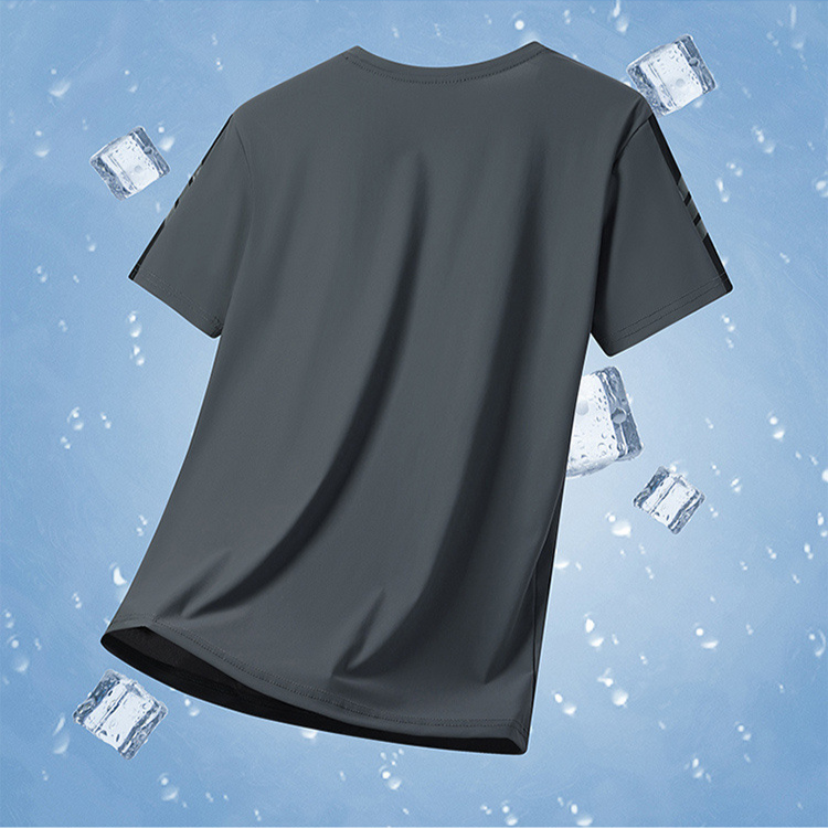 シンプルでスタイリッシュなメンズカジュアルTシャツ