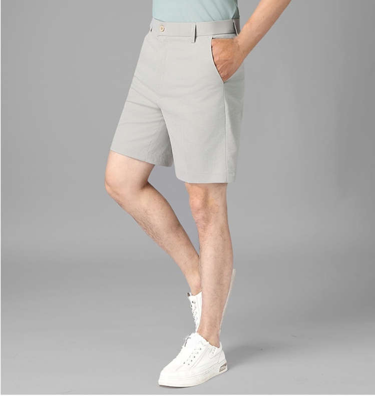 薄手素材で快適なシンプル五分丈パンツ