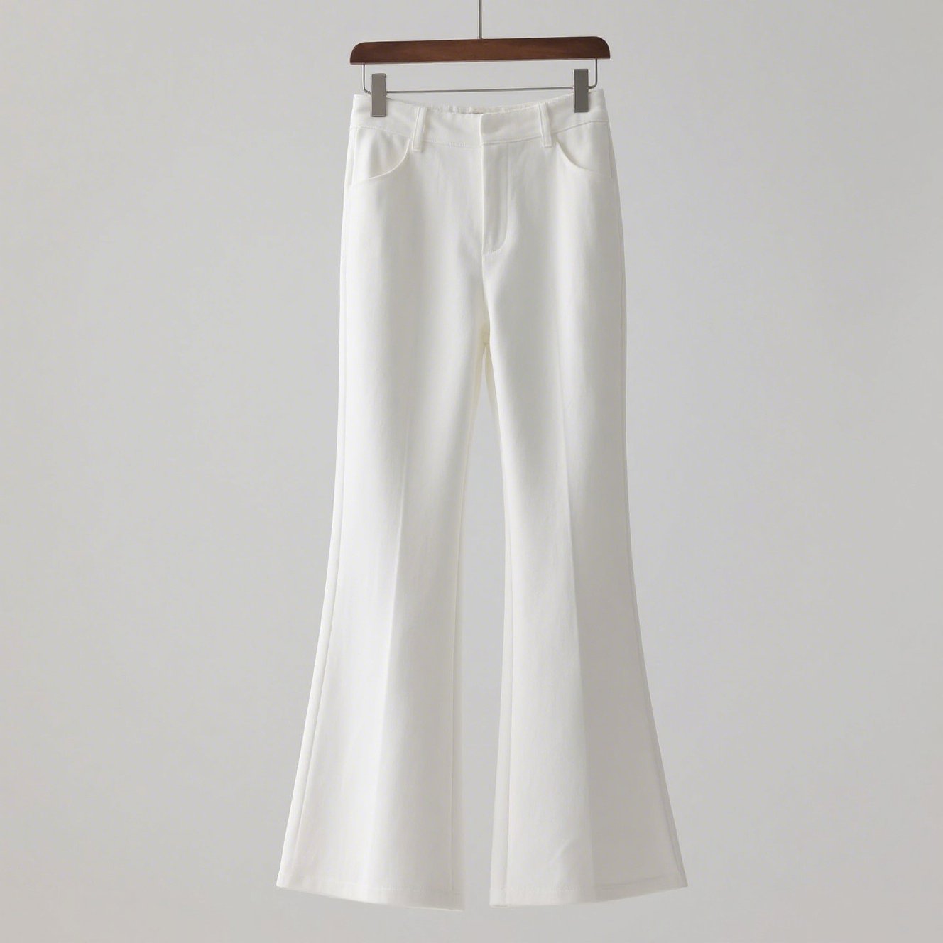 白色フレアスラックス