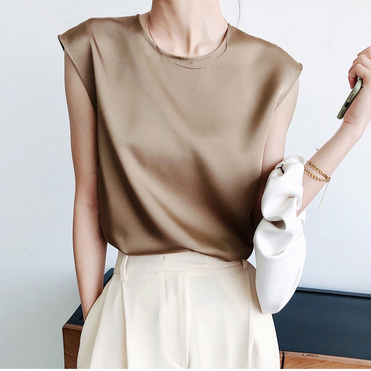 フレンチエレガントなブラウス