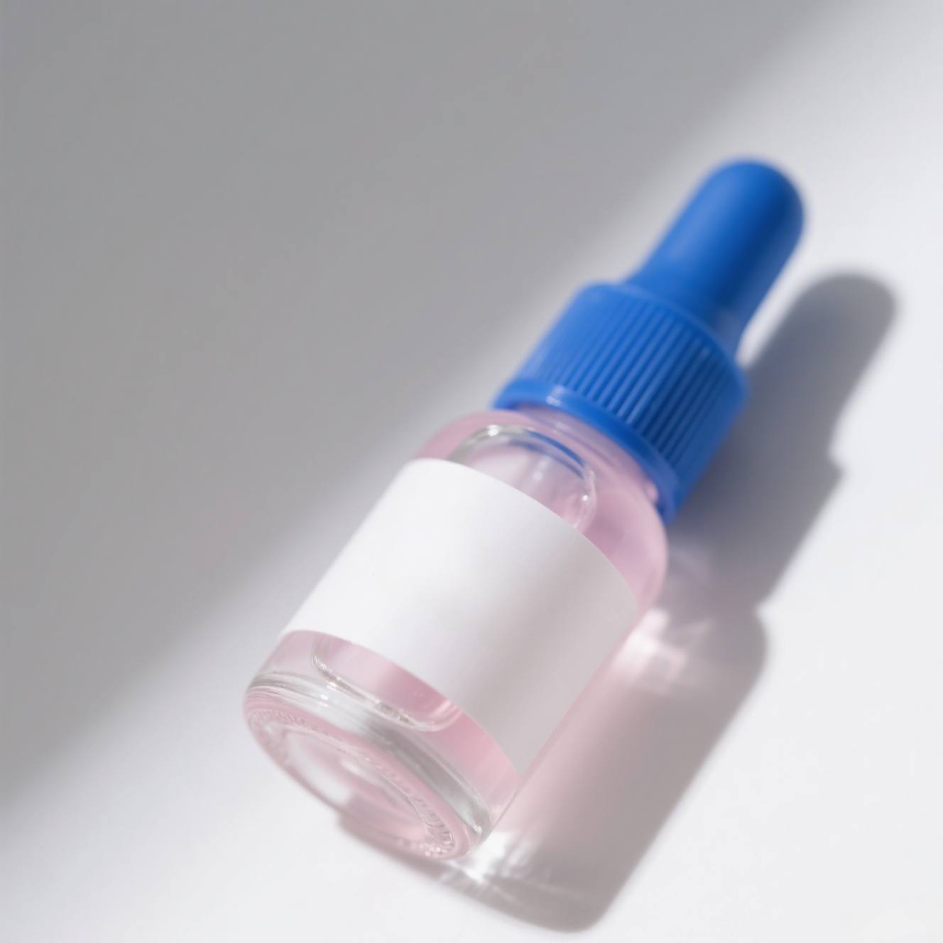 Sérum na zpevnění pleti v elegantním balení