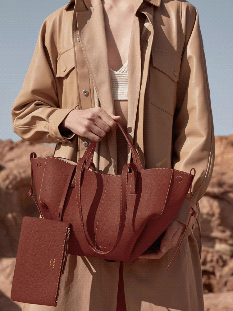 حقيبة توت كبيرة بأجنحة【مصنوعة يدويًا في إسبانيا】