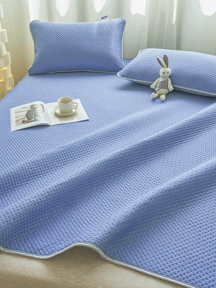 接触冷感＆持続冷感敷きパッド