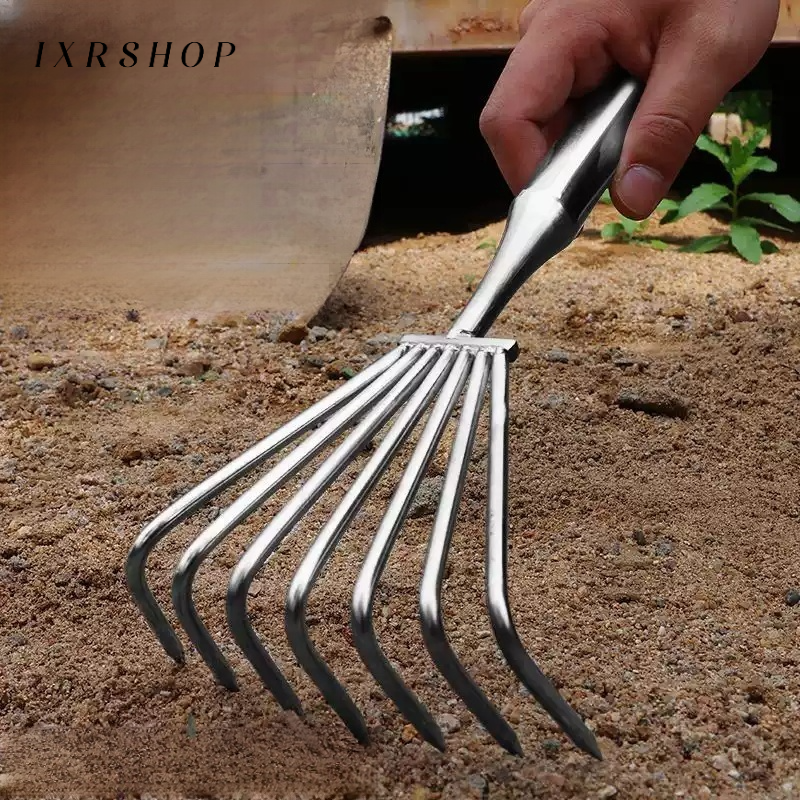 Rastrillo pequeño de acero inoxidable para tierra suelta
