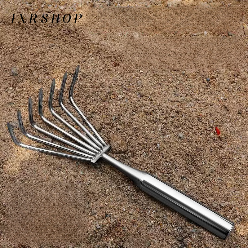 Rastrillo compacto ideal para macetas y jardines