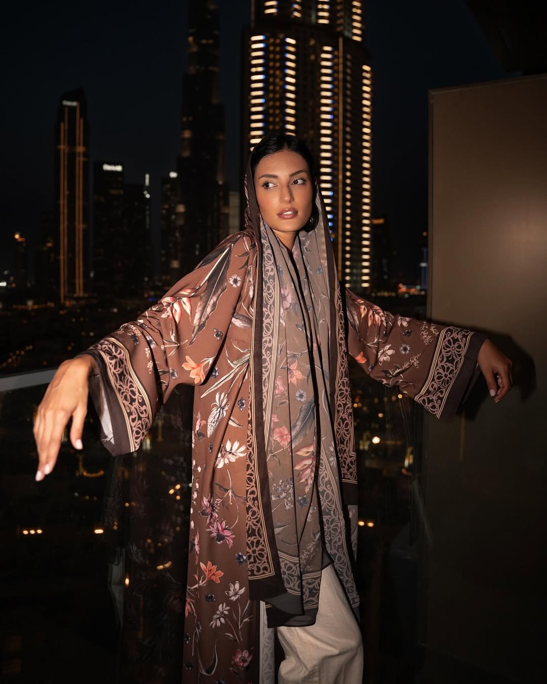 __The aster العبايه + الشيلة ( التوصيل مجانا ) 400       </div>
            <div class=