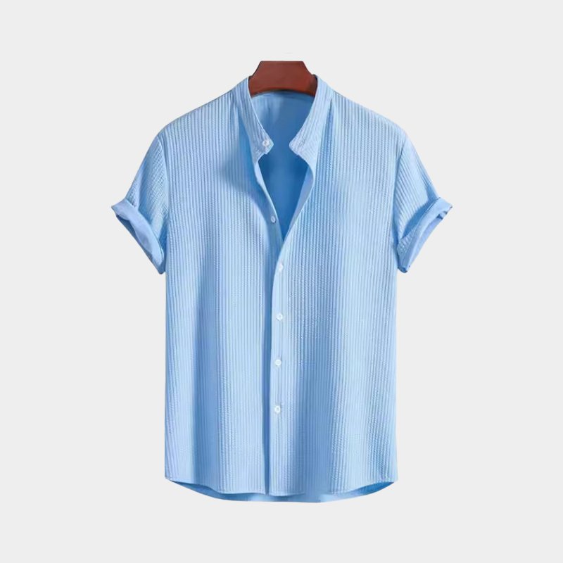 夏のメンズ半袖シャツ