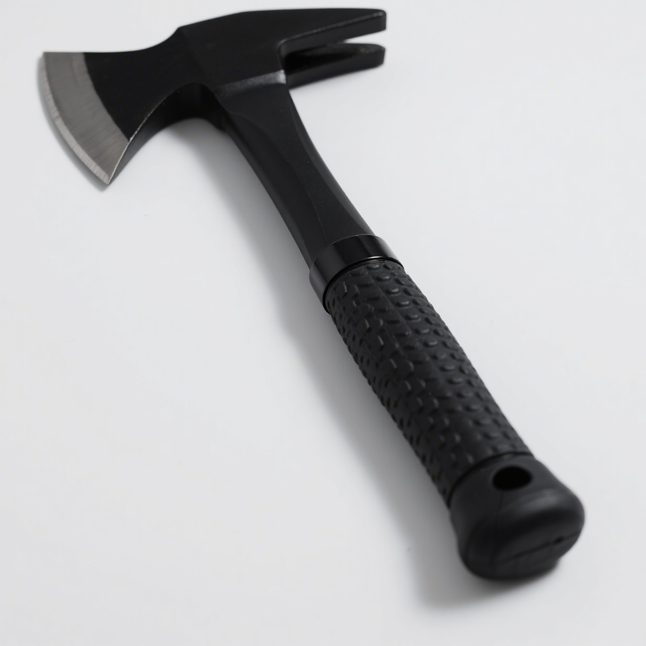 날카로운 블레이드의 고탄소강 도끼