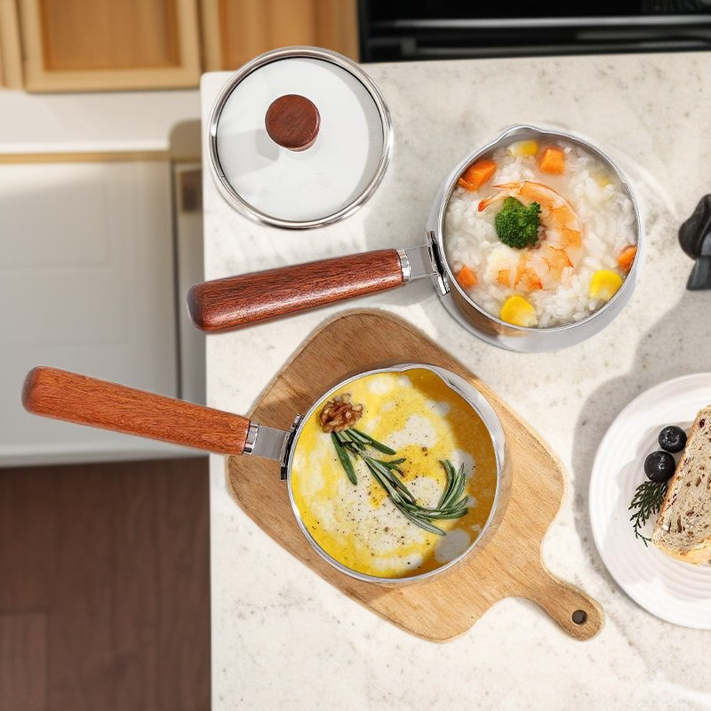 아기 이유식을 위한 3단 우유통