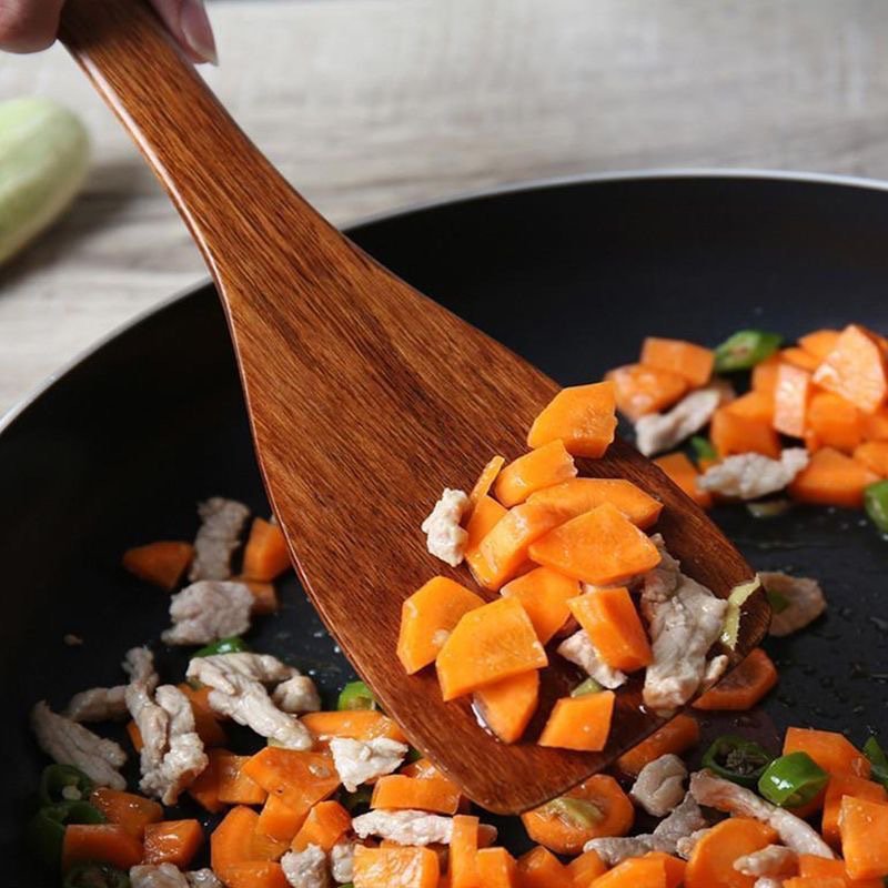 가정용 솥주걱은 솥을 상하게 하지 않는다