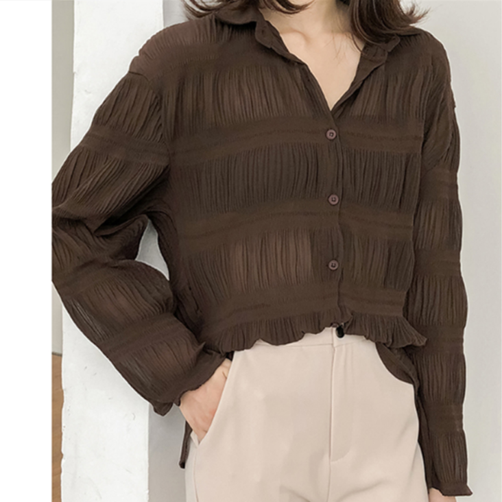 おしゃれなしわのシフォンシャツ     フランス式のだるさ、