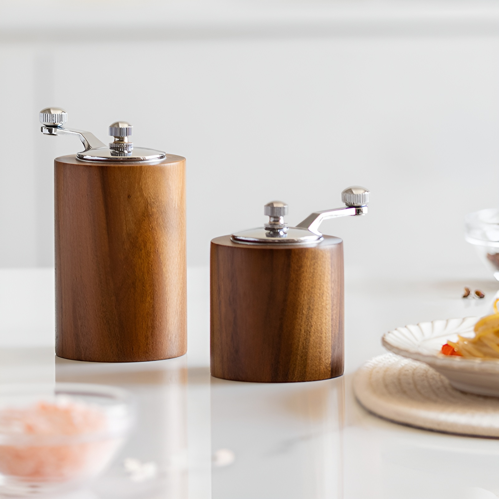 コーヒーミル 木製 丈夫な鋳鉄製カッター コーヒーミル 手動 粗さ調整可能 手挽きコーヒーミル ミル グラインダー ハンドミル 手動 コーヒー 初心者 初心者 小型 持ち運び 登山 カフェ インテリア