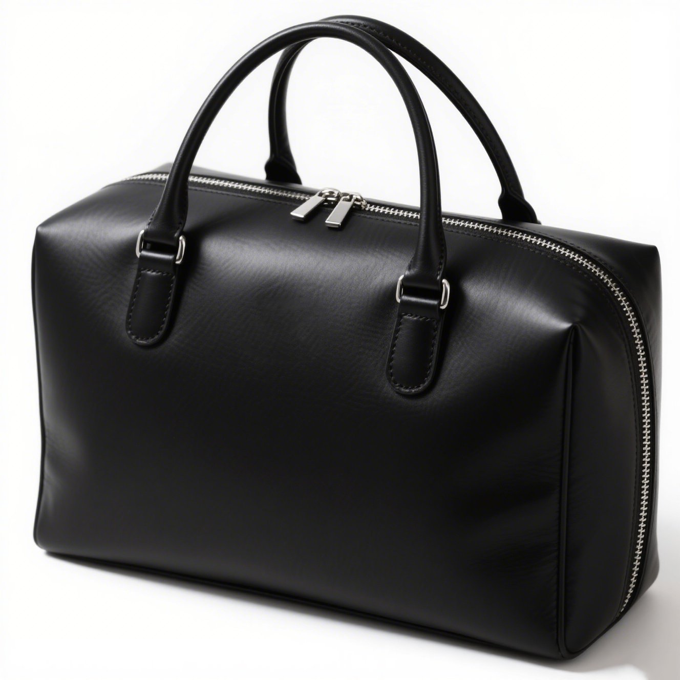 Detail kvalitní černé kůže na kabelce