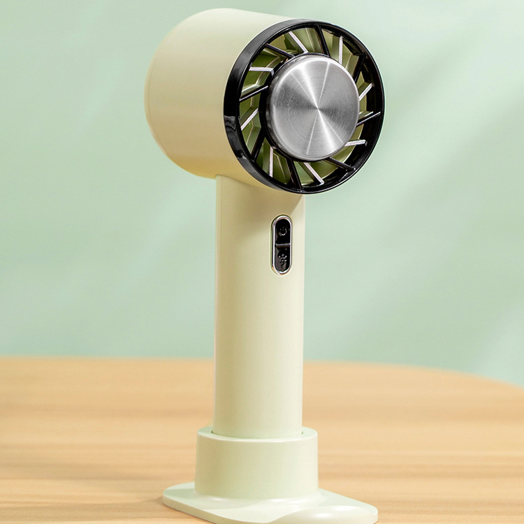 冷却プレート付きハンディ扇風機