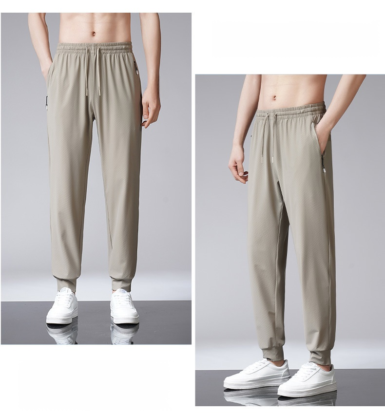 夏のカジュアルコーデに合うアイスシルクパンツ