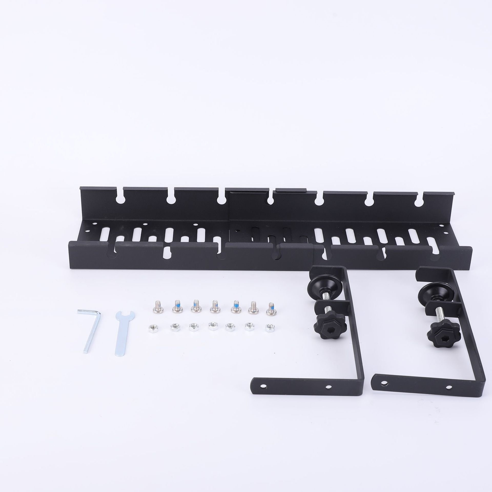 シンプルデザインのテーブル下収納アイテム