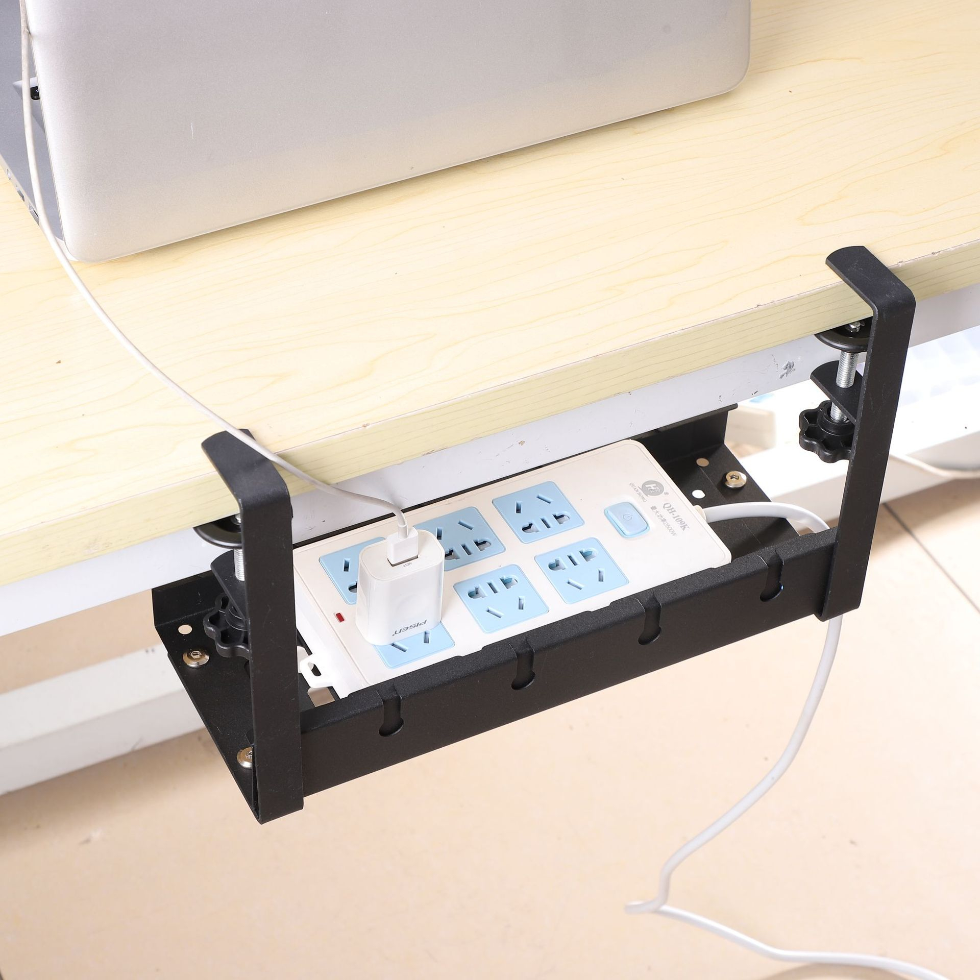 カーボンスチール製テーブル下収納フレーム全体画像