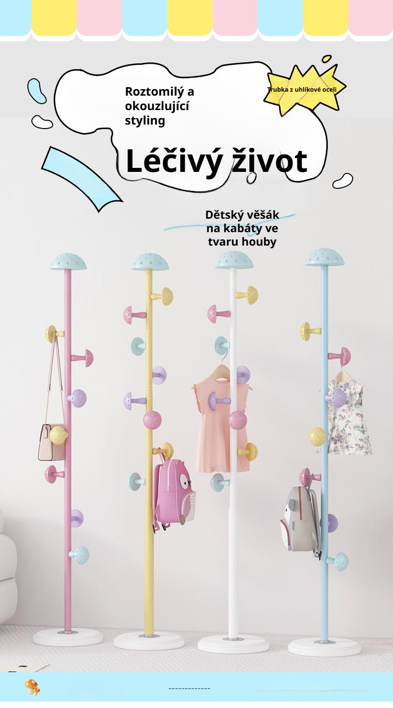 Moderní domácí věšák na kabáty a tašky v obývacím pokoji