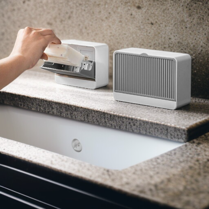 펀치 없는 흡판 벽걸이 비누함 설치 모습