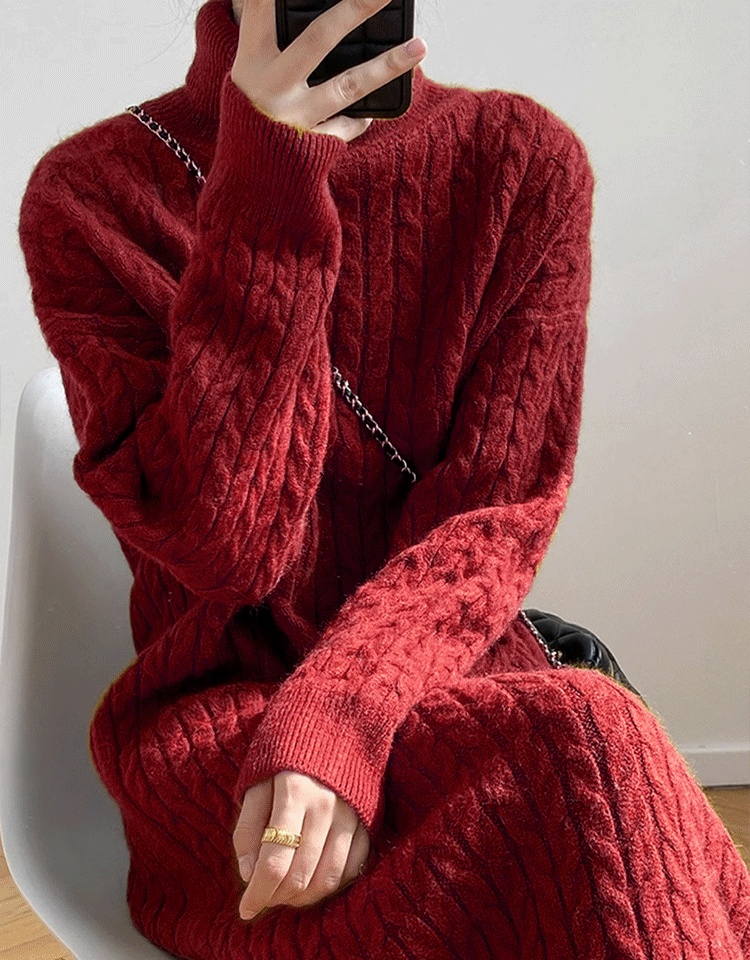 ハイネックニットワンピース