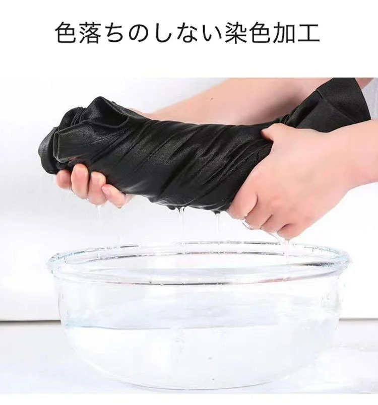 高品質素材のスーツパンツ生地感