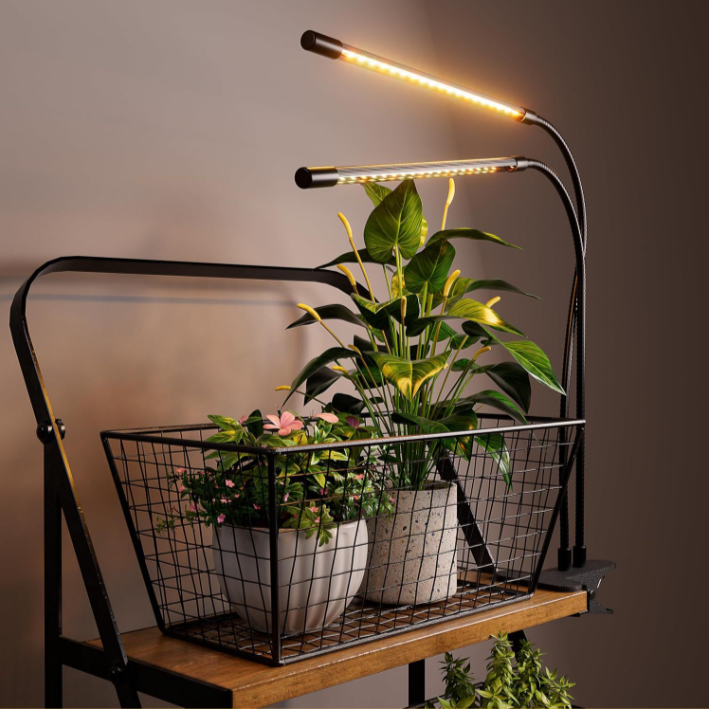 식물생장 보광등 타이머 기능 클립형 설치 모습