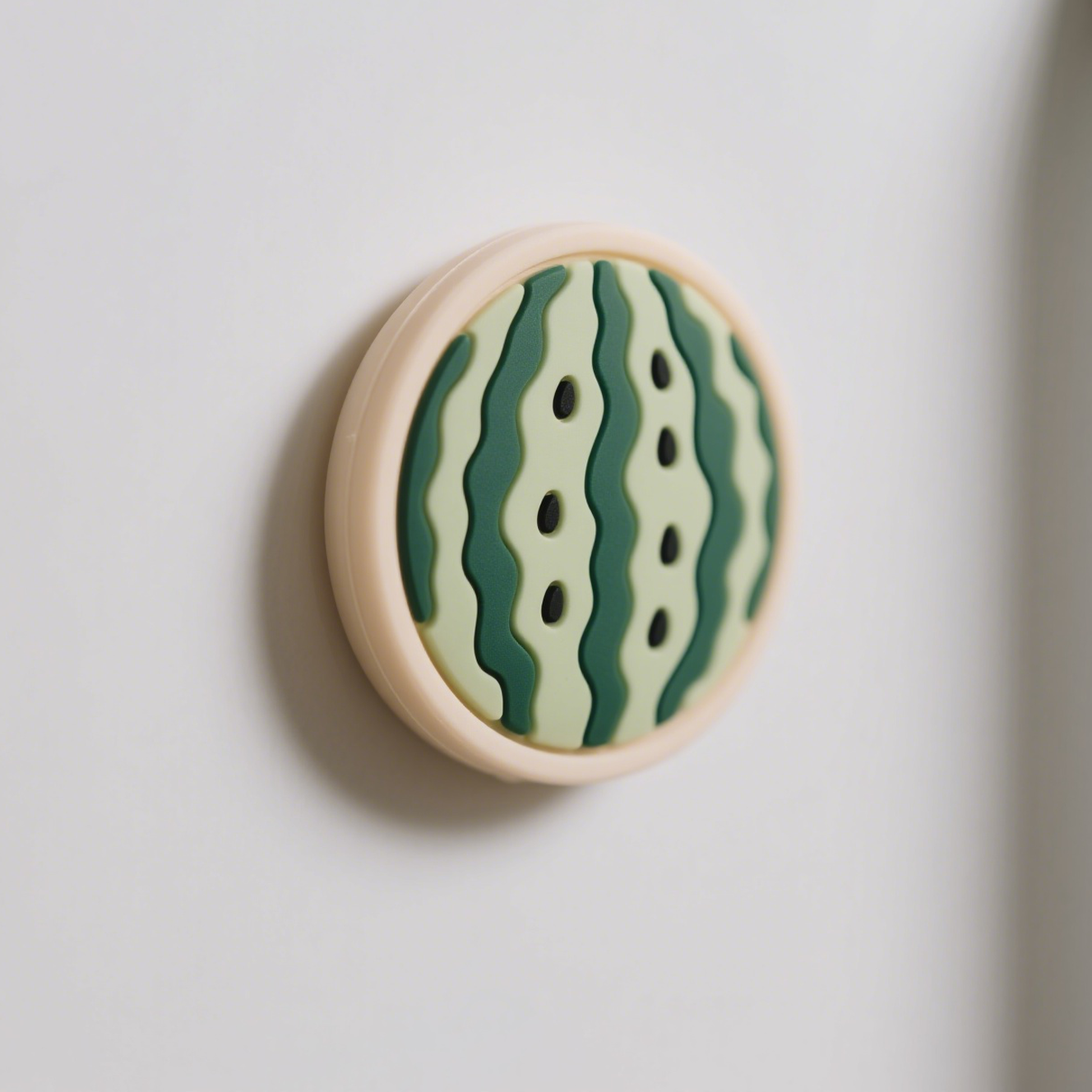 Magnetischer Kühlschrankmagnet in Wassermelonenform mit Gummiadsorption