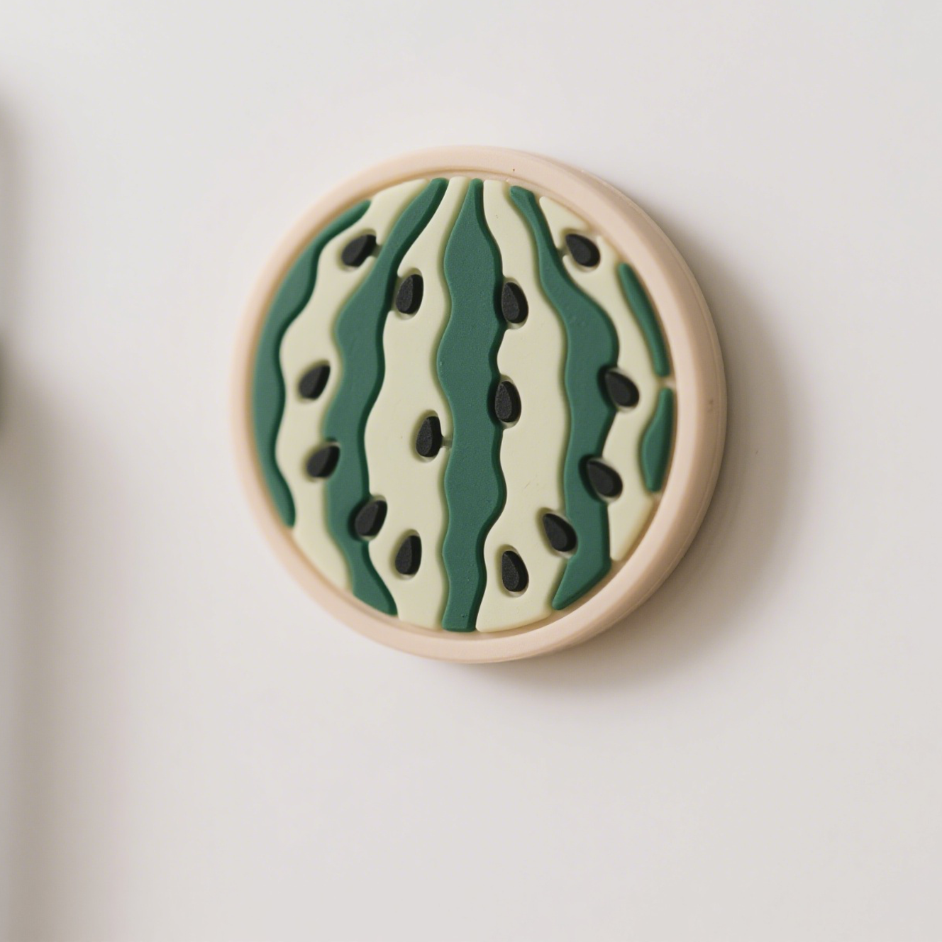 Magnetischer Kühlschrankmagnet in Wassermelonenform mit Gummiadsorption