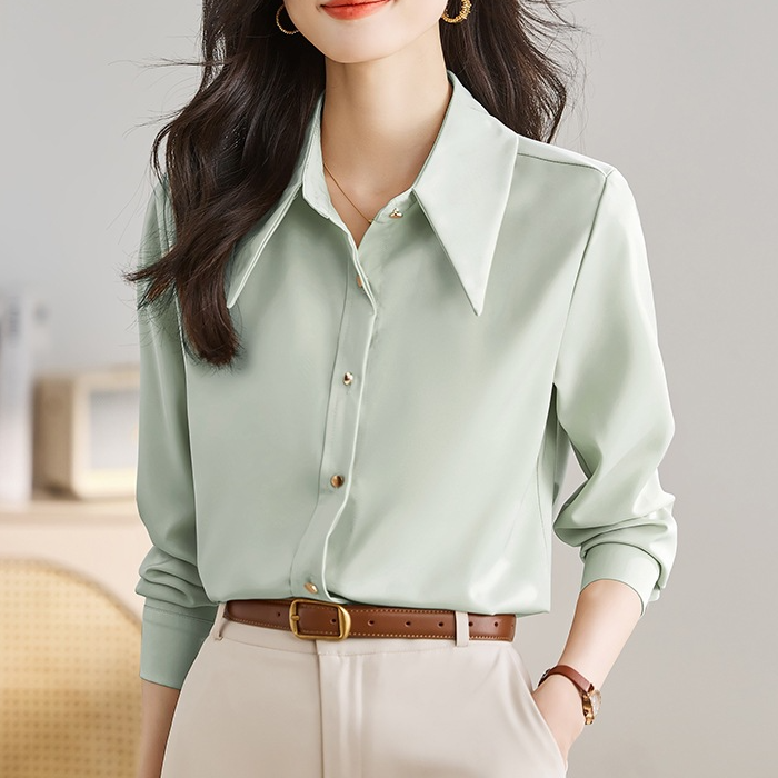 السيدات قمصان طويلة الأكمام من الساتان