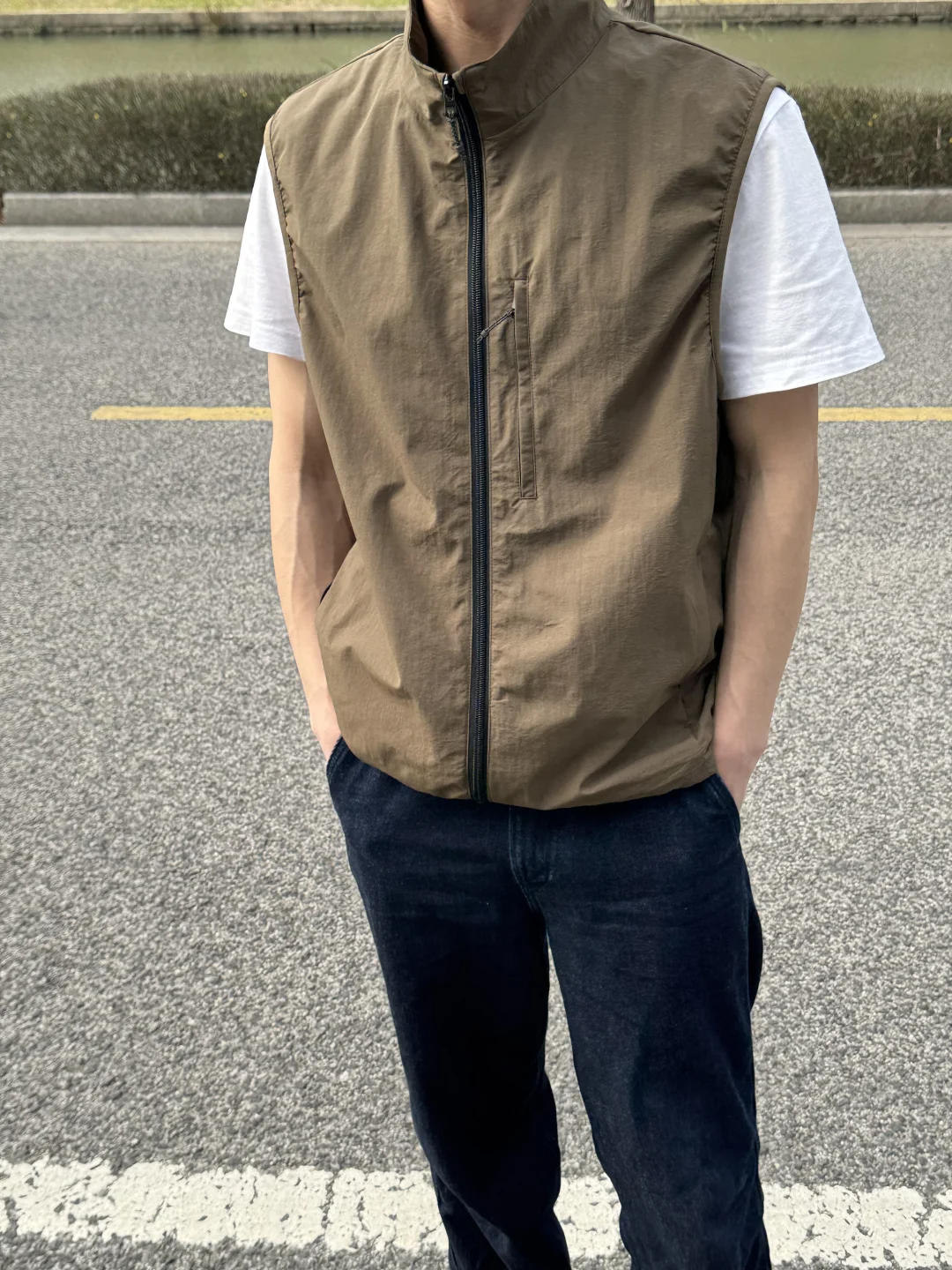 Light outdoor waterproof vest new men's wear-resistant and breathable