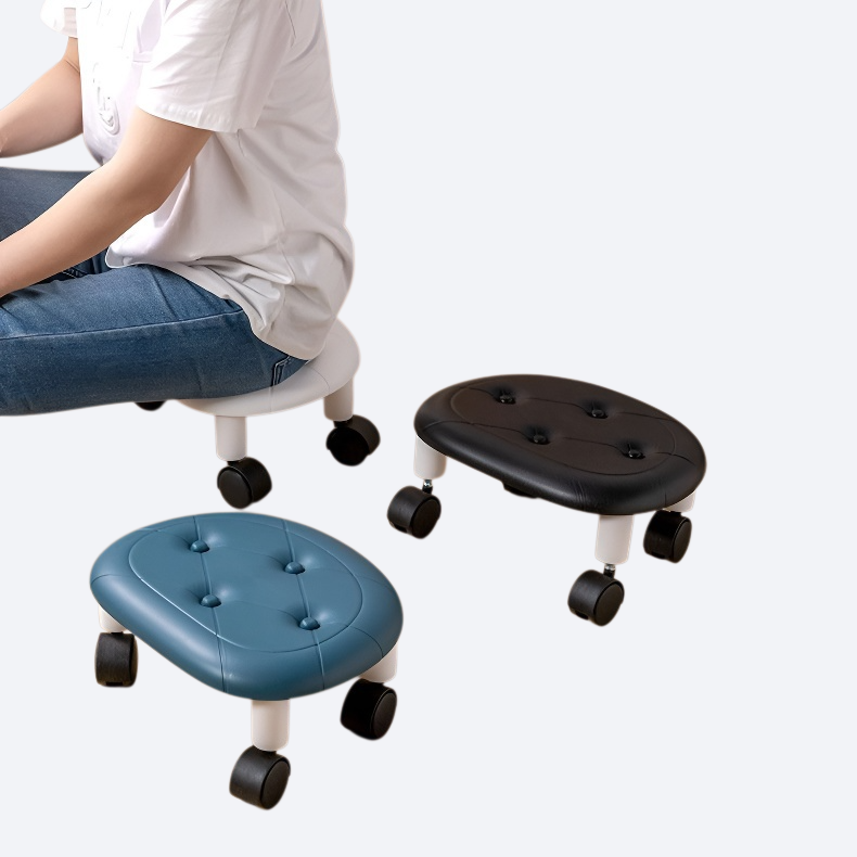 家庭用リビングに車輪付きの移動可能なベンチ