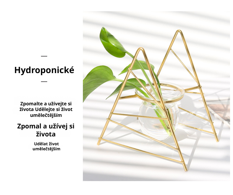 Minimalistická váza z průhledného skla