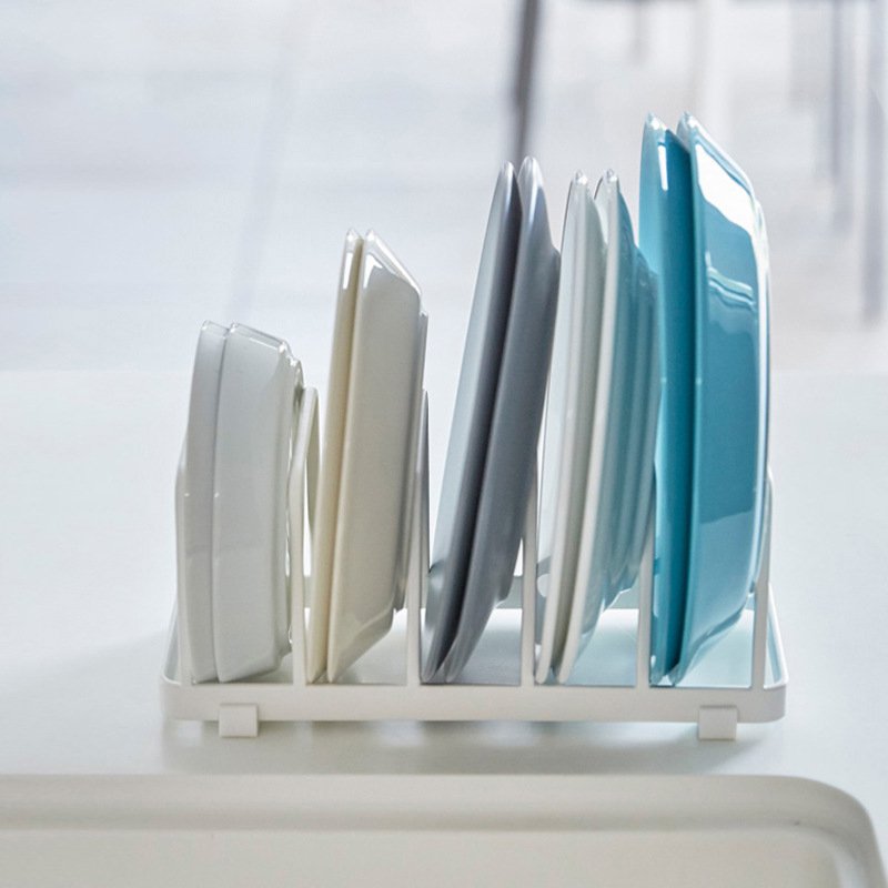 現代のシンプルな食器収納用アスファルトラック