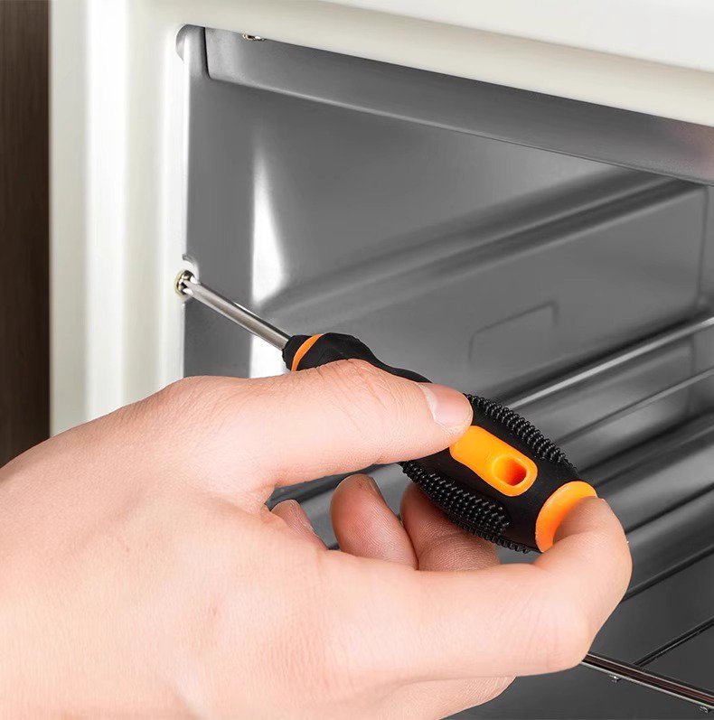 コンパクトで収納しやすい多機能ドライバー