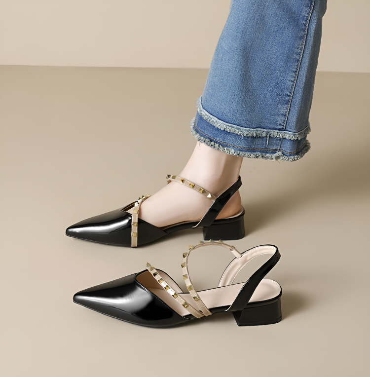 オフィスに最適な美脚パンプス