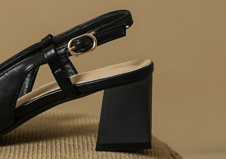 おしゃれなコーディネートに合う美脚ミュール