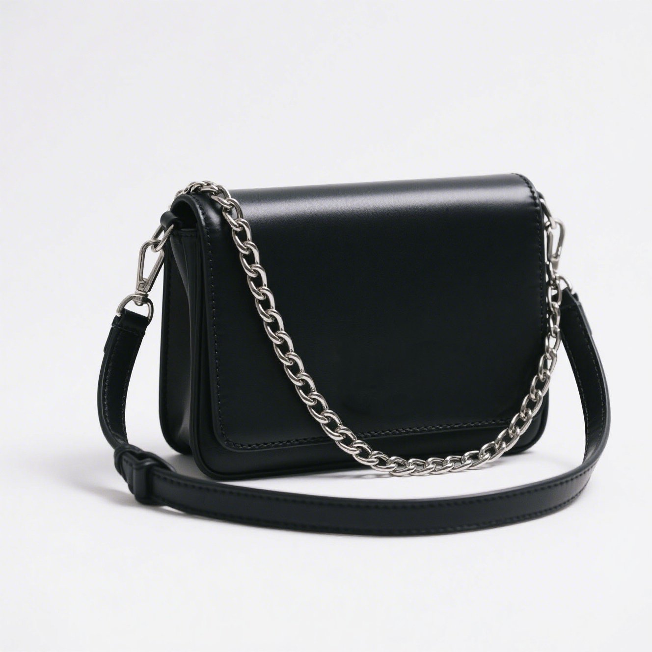 Černá univerzální kožená kabelka přes rameno