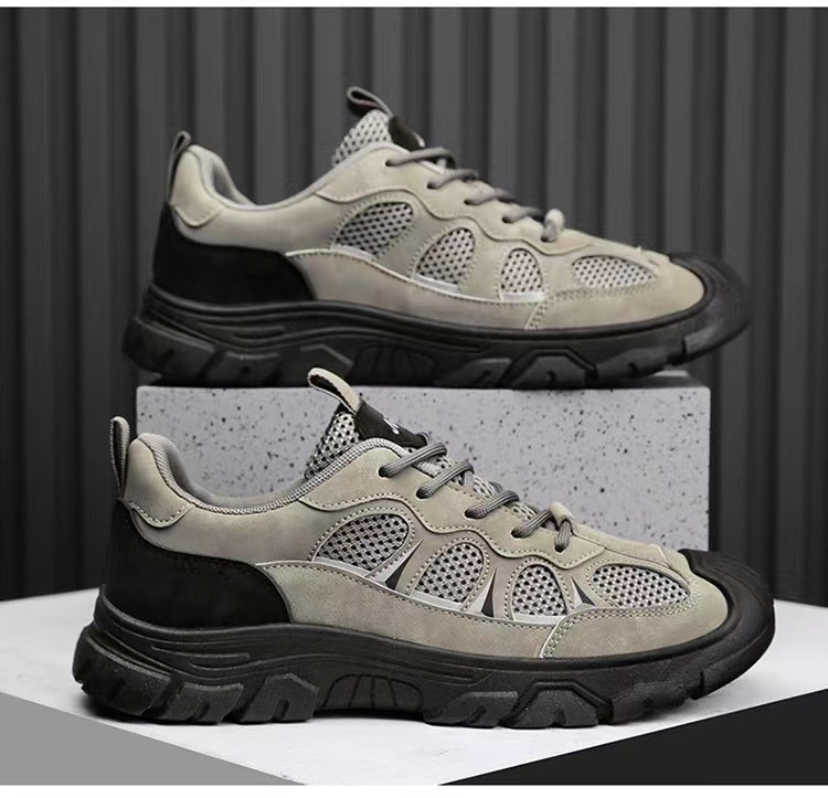 スポーツやアウトドアに最適なメンズシューズの着用イメージ